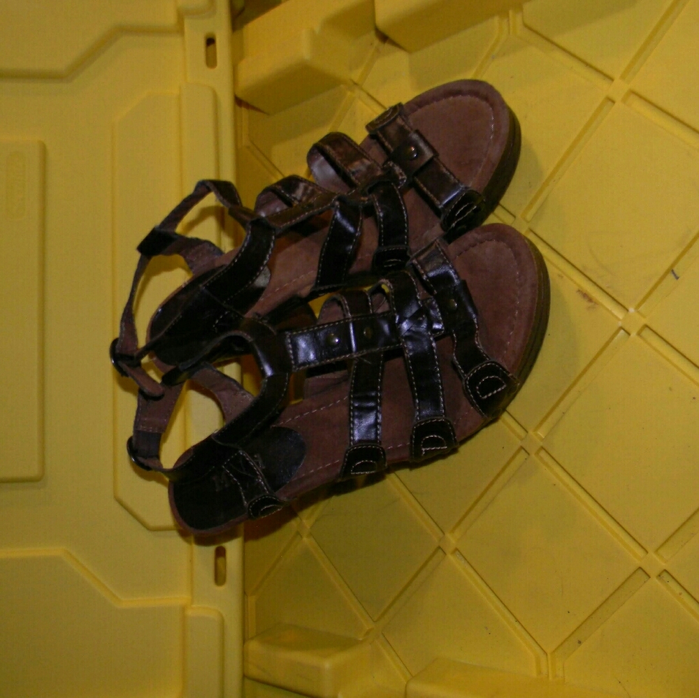 Mudd sandal heels